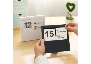 Papelaria - Calendário Decorativo de Mesa com Plaquinhas